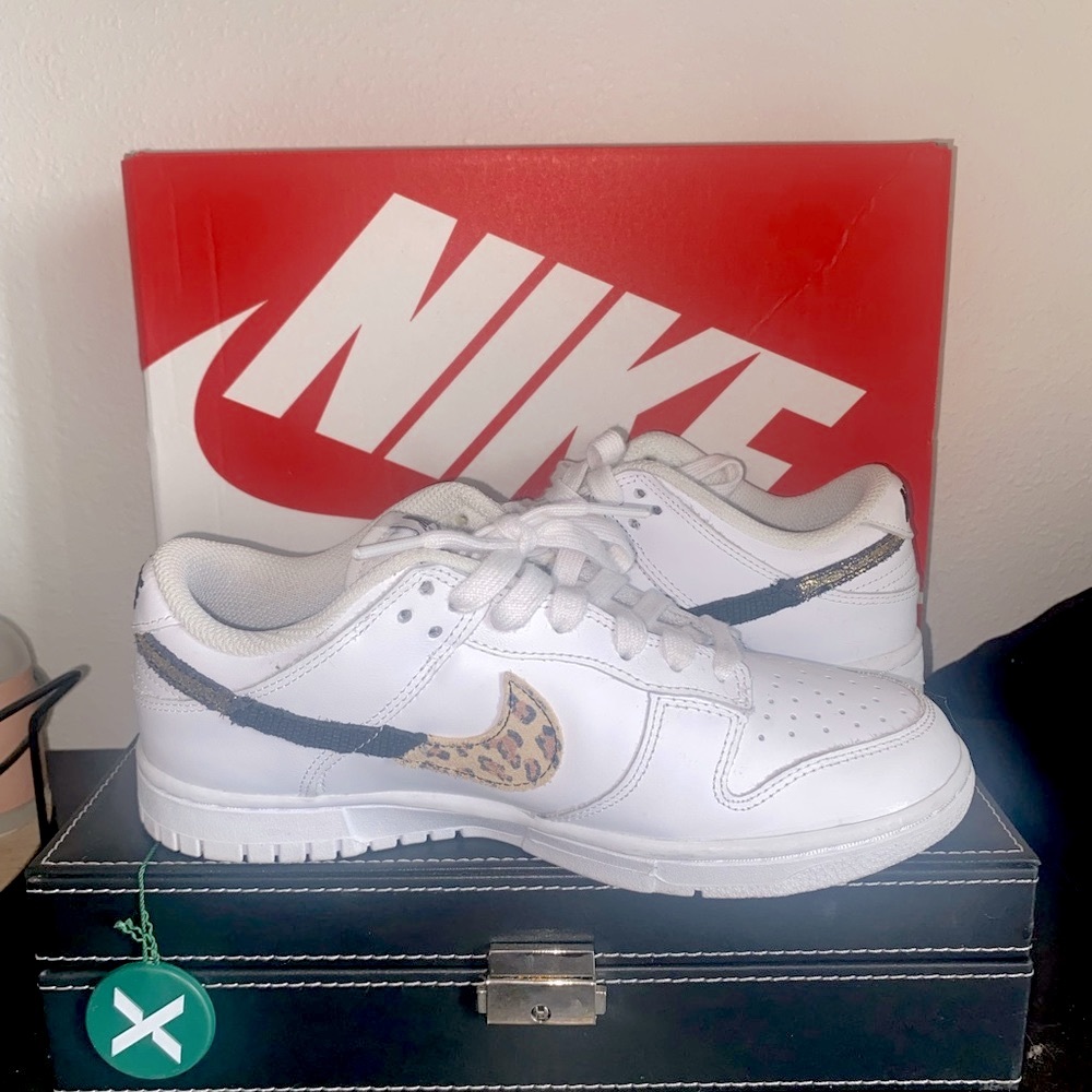 Nike air Jordan cheetah print swish logo
